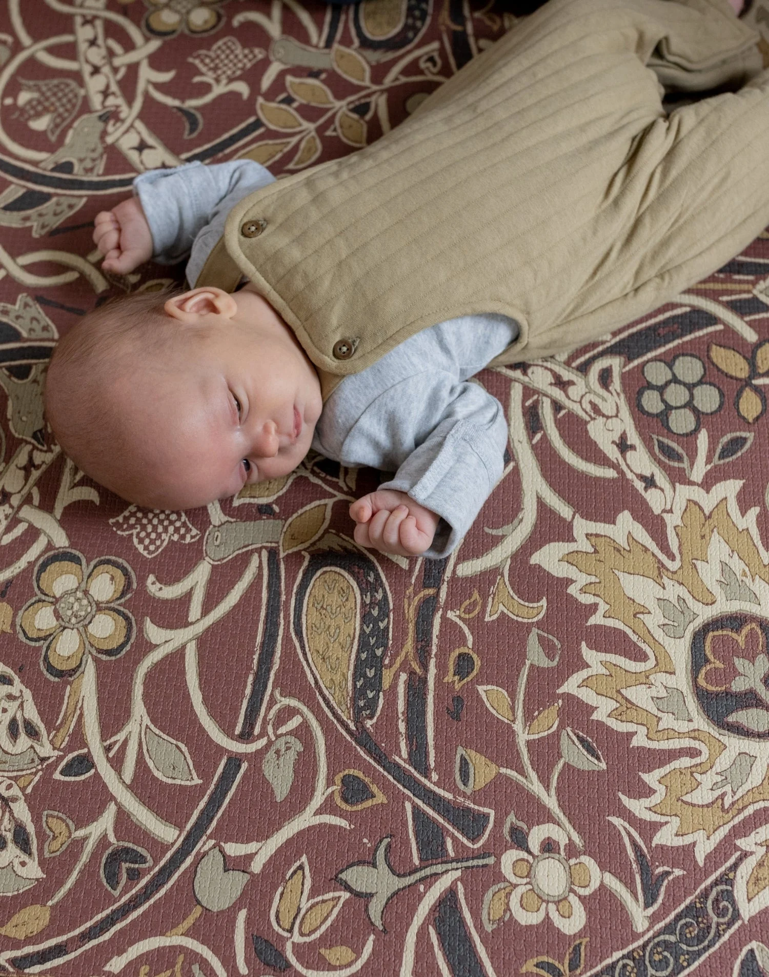Morris & Co. The Bullerswood Madder Gold Playmat - Image 9
