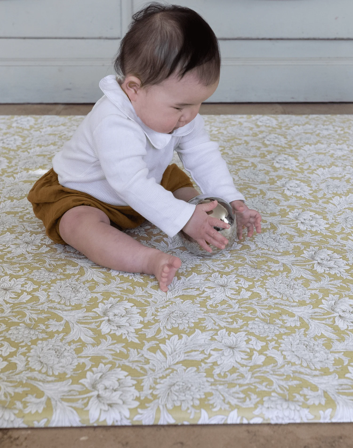 Morris & Co. The Chrysanthemum Playmat - Image 6