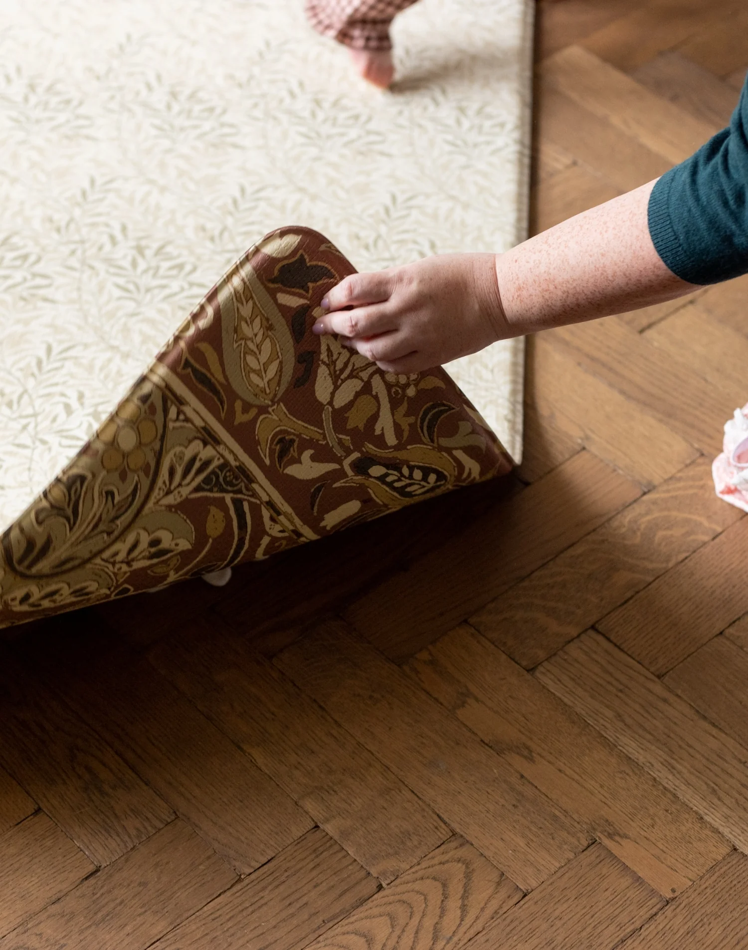 Morris & Co. The Willow Boughs Flax Playmat - Image 10